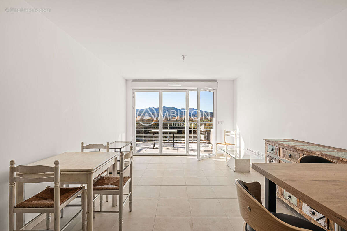 Appartement à PUGET-SUR-ARGENS