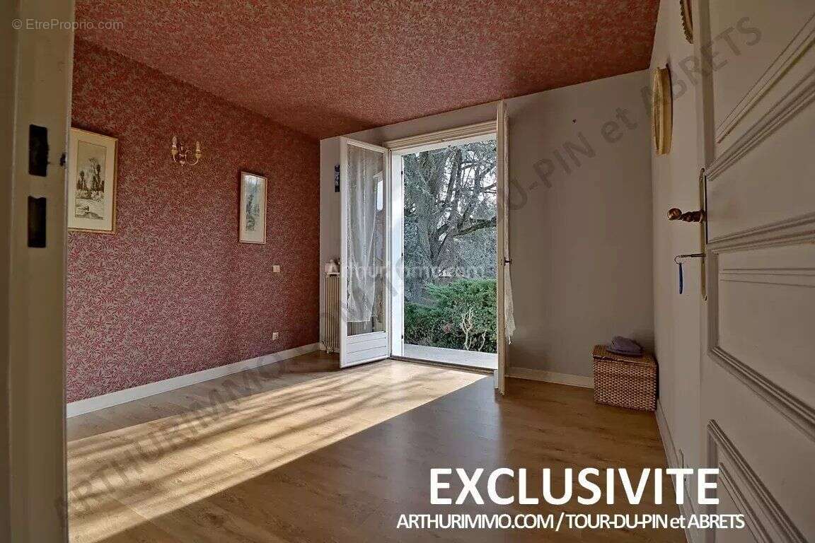 Maison à LA TOUR-DU-PIN