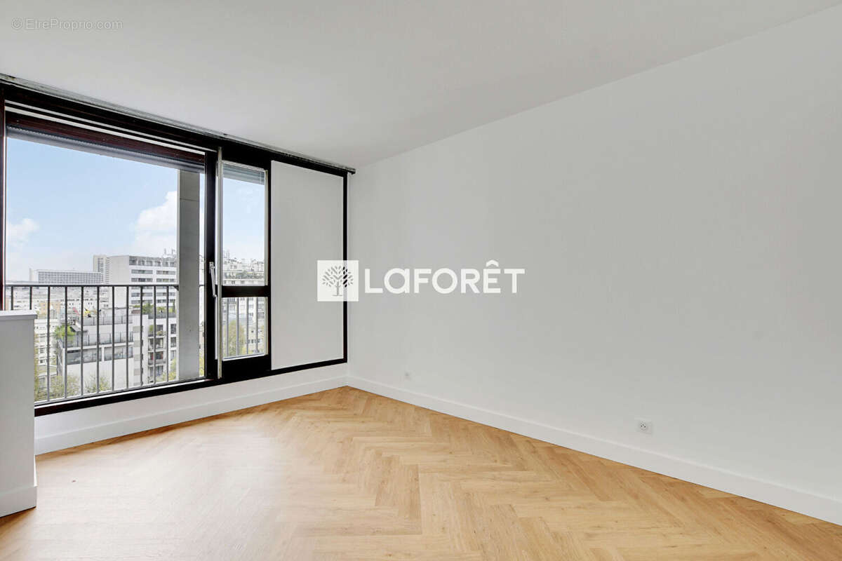 Appartement à PARIS-15E