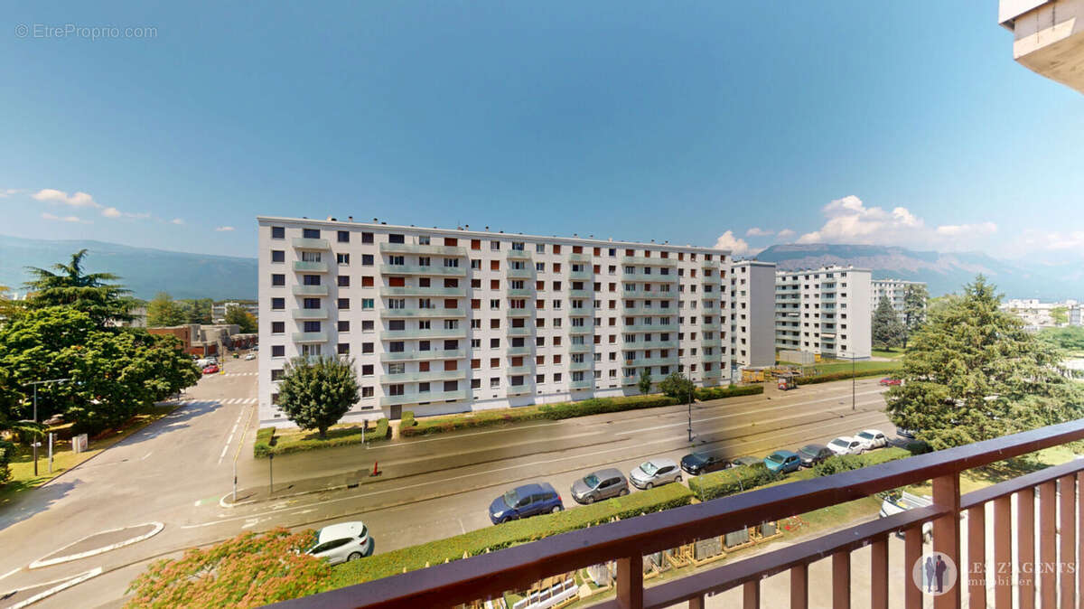 Appartement à SAINT-MARTIN-D'HERES