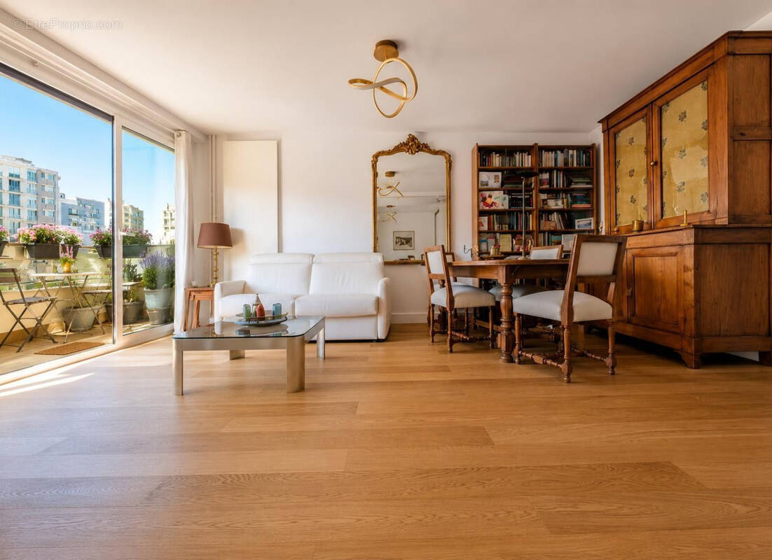 Appartement à PARIS-20E