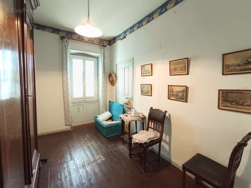 Maison à JONQUIERES-SAINT-VINCENT