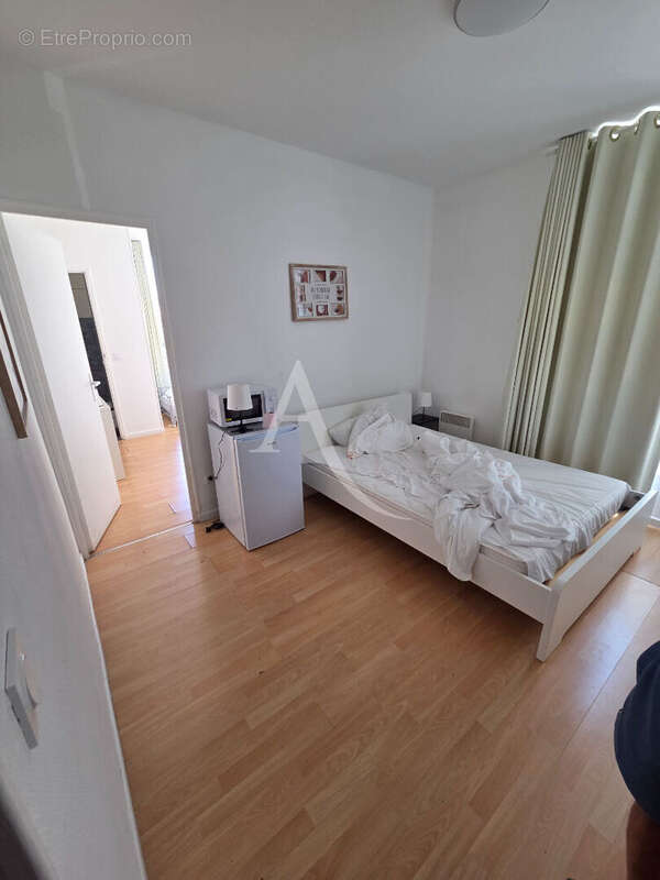 Commerce à MANTES-LA-JOLIE