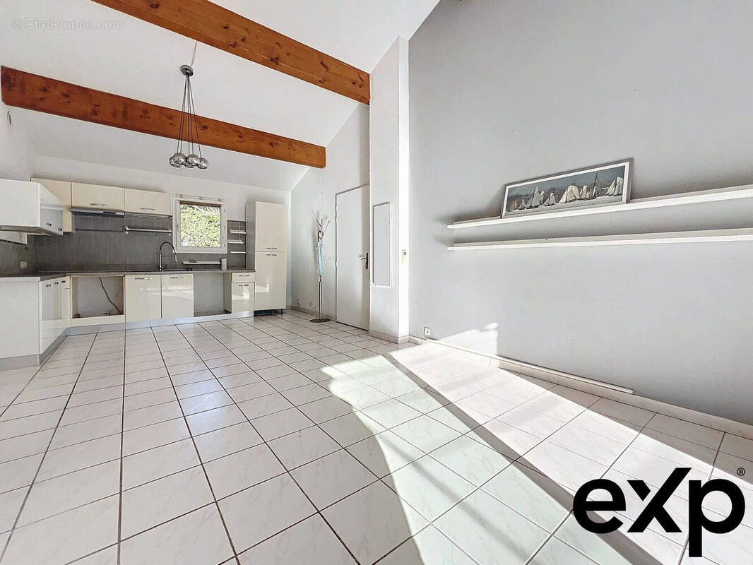 Maison à ROQUEBRUNE-SUR-ARGENS