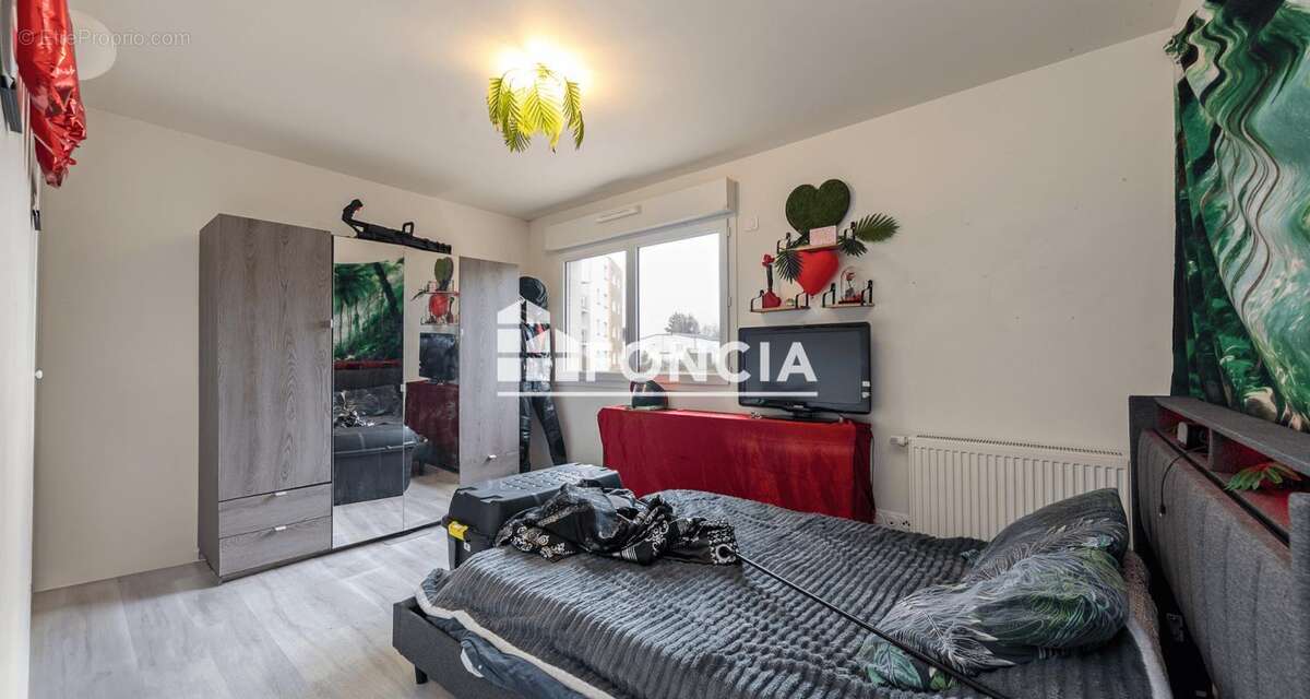 Appartement à MONT-SAINT-AIGNAN