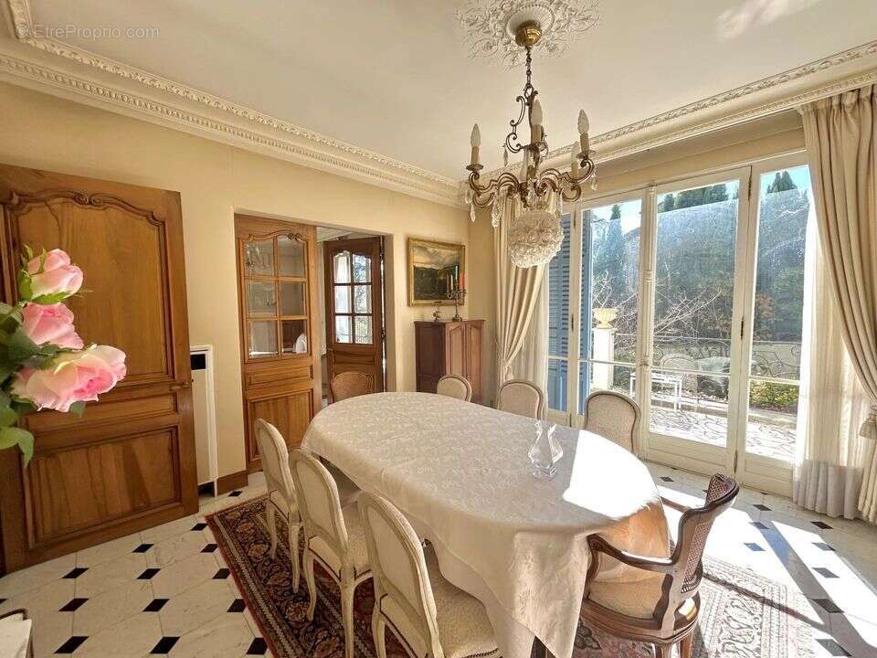 Maison à GREOUX-LES-BAINS