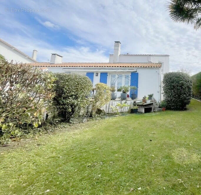 Maison à VAUX-SUR-MER