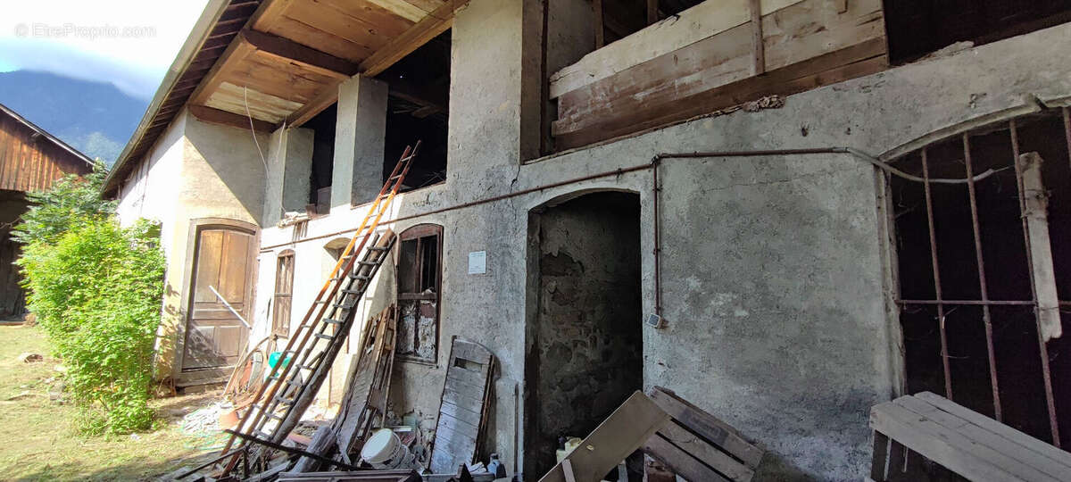 Appartement à GILLY-SUR-ISERE