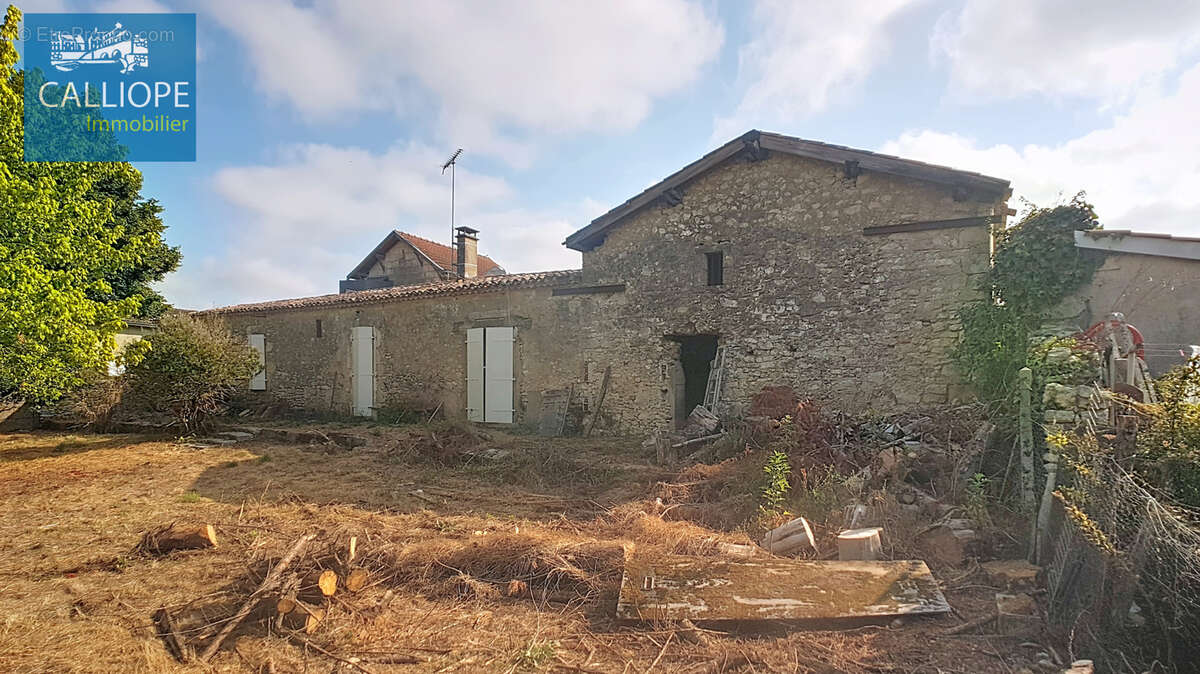 Charmant petit chateau a renover - photo 10