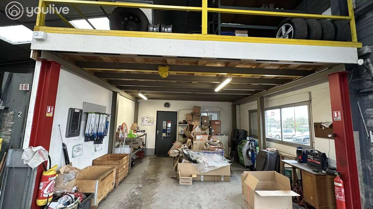 Commerce à MONTIGNY-LE-CHARTIF