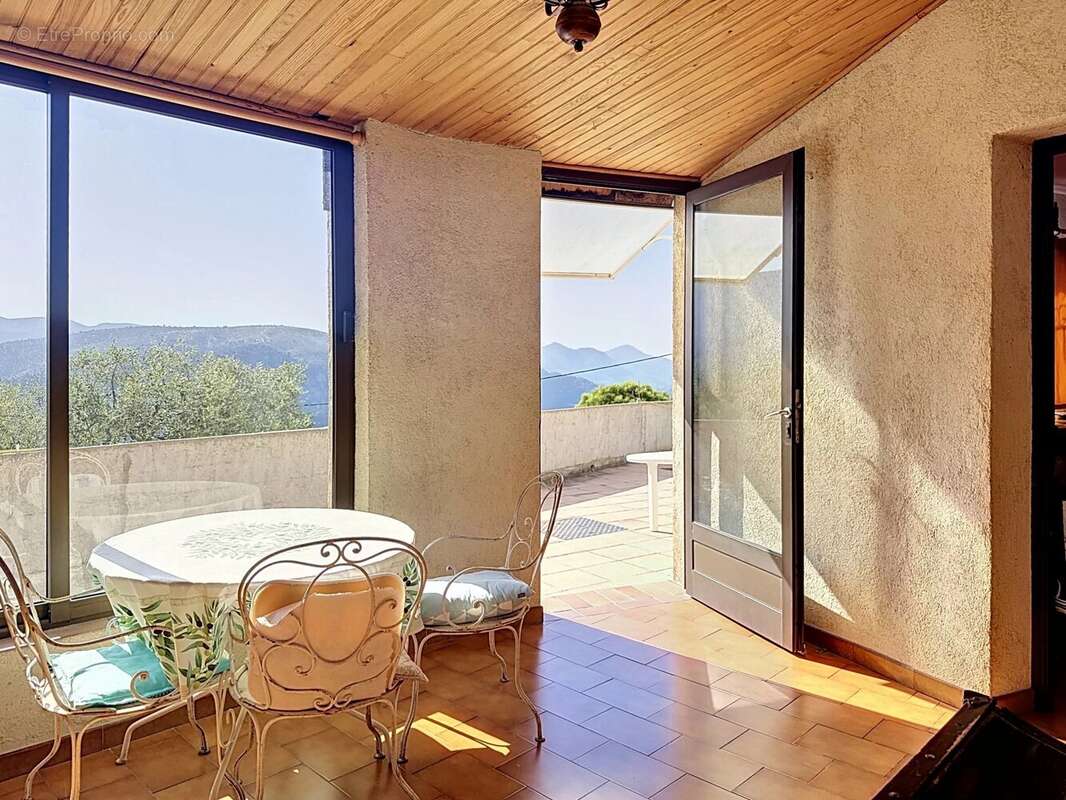 Villa individuelle divisée en 2 appartements – Bonson - photo 15