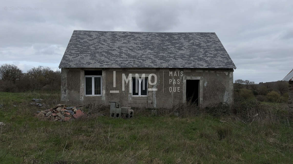 Maison à COURDEMANCHE