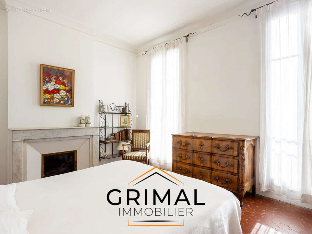Appartement à MARSEILLE-1E