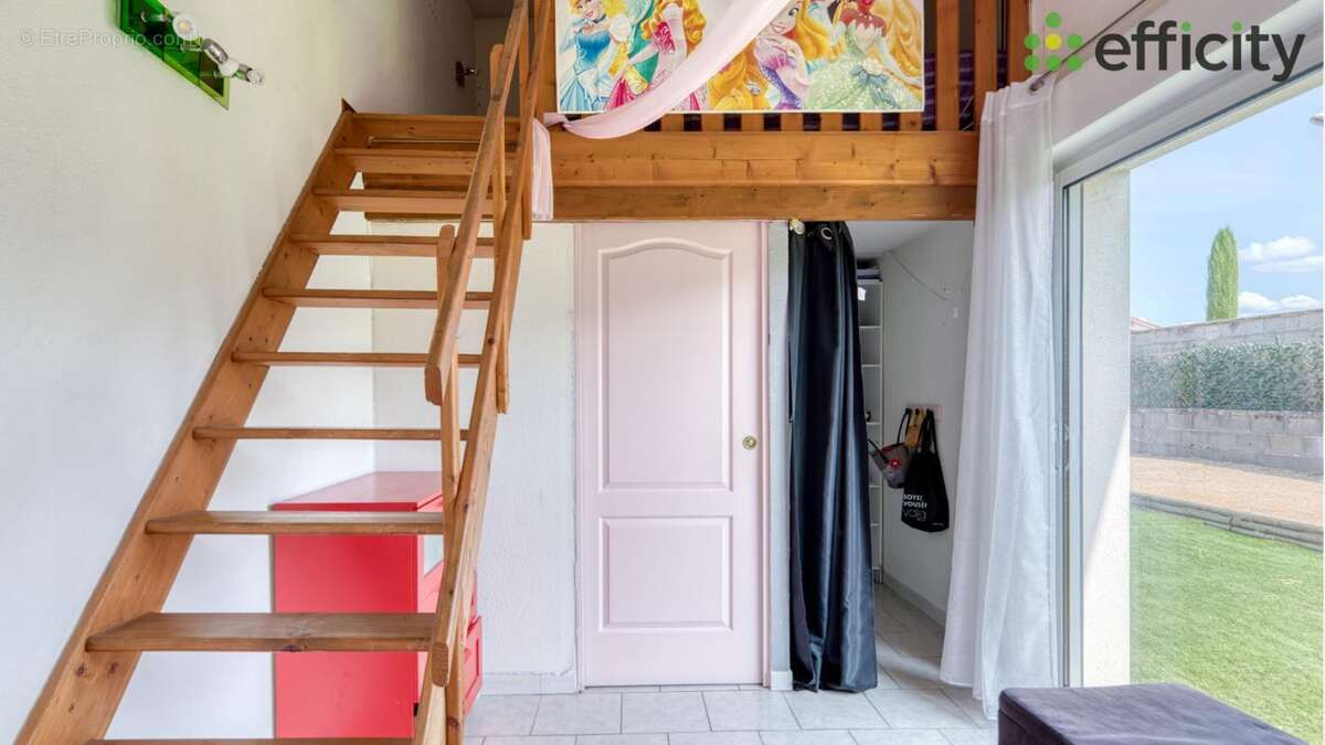 Maison à CHAVANOZ