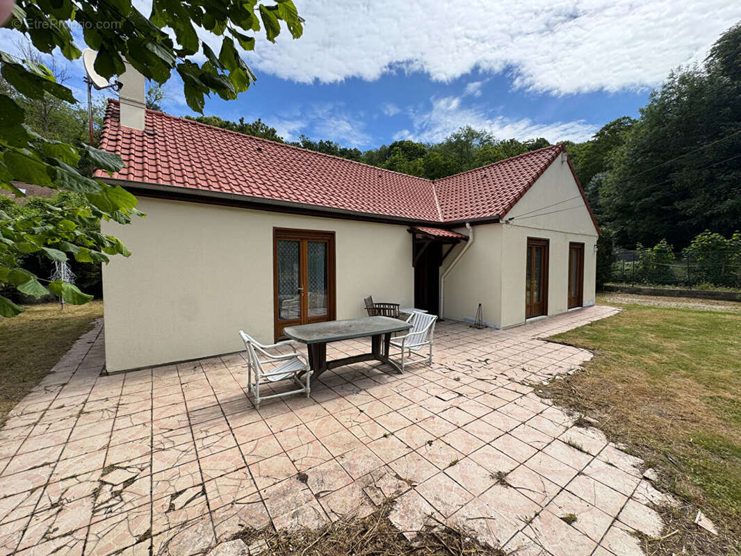 Ennery Maison PLEIN PIEDS 6/7 piéces de 92 M² et 146 M² utile sur terrain 687 M² - photo 2
