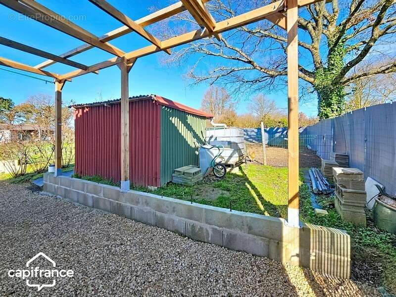 Maison de plain-pied 121 m² – 3 chambres – 3 garages (87m²) – terrain clos 1 454 m² – Boussais (79) proche Airvault - photo 24