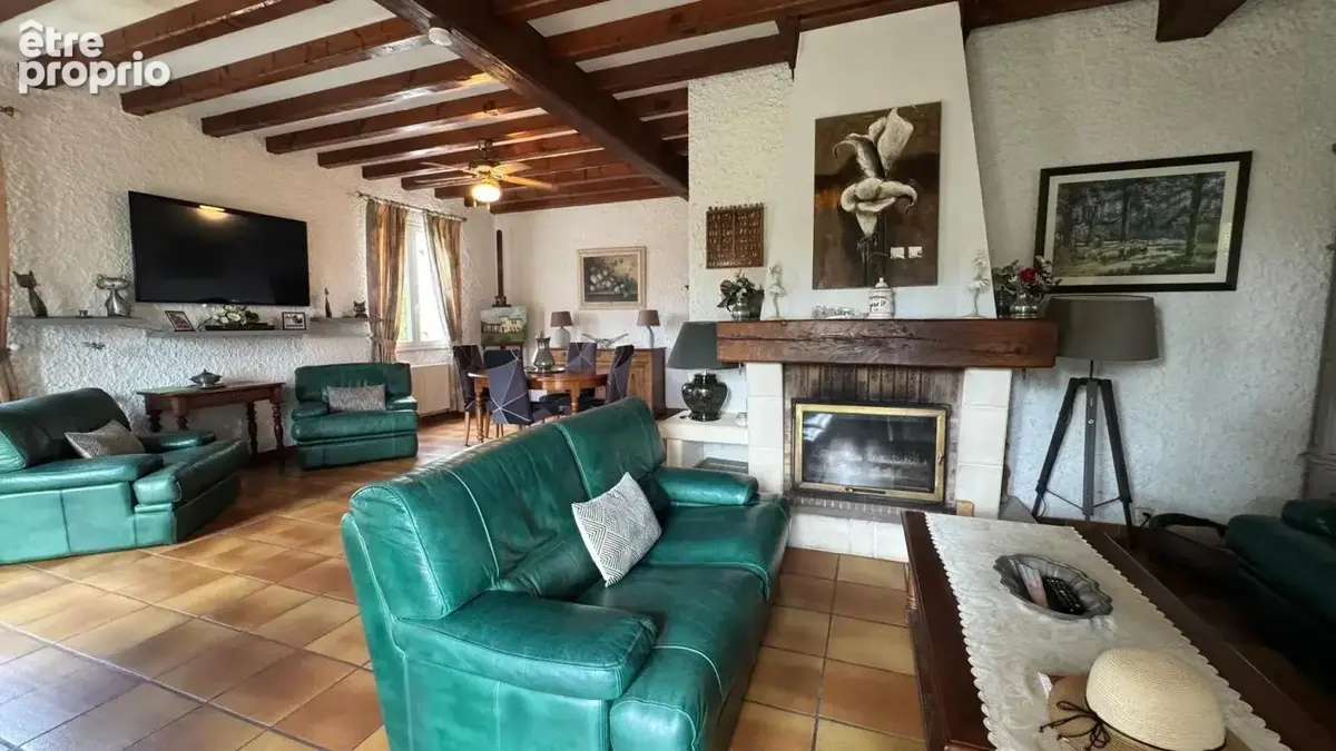 Maison de 8 pièces de 158 m² à Montpon-Ménestérol - photo 3