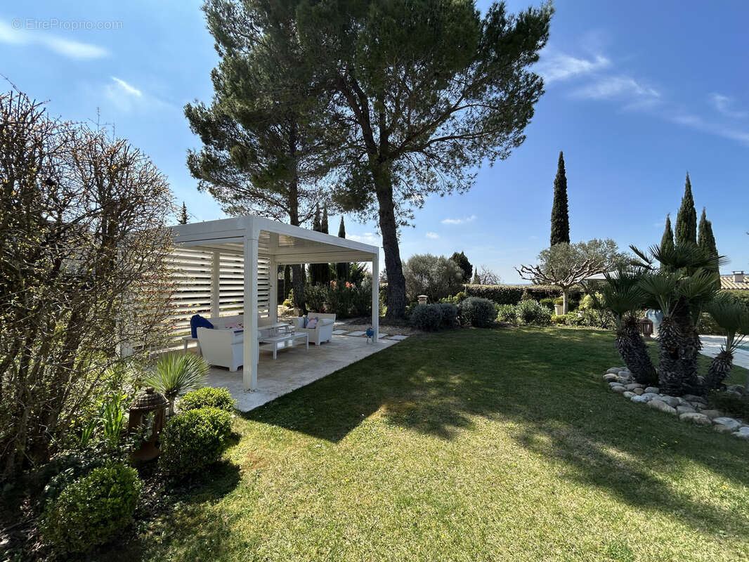 Maison à SAINT-QUENTIN-LA-POTERIE