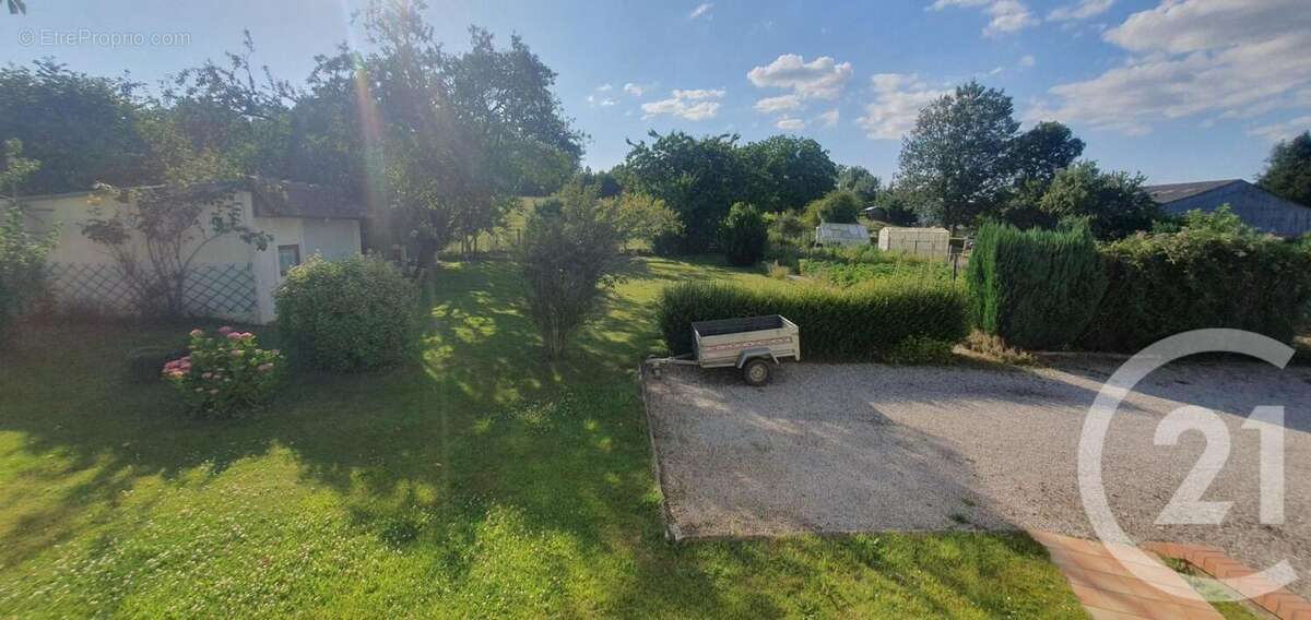 Maison à BEAURAINVILLE