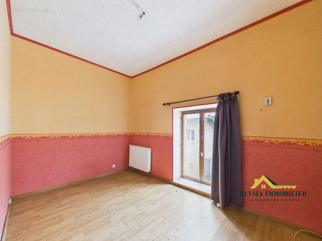 Maison à BAYONVILLE-SUR-MAD