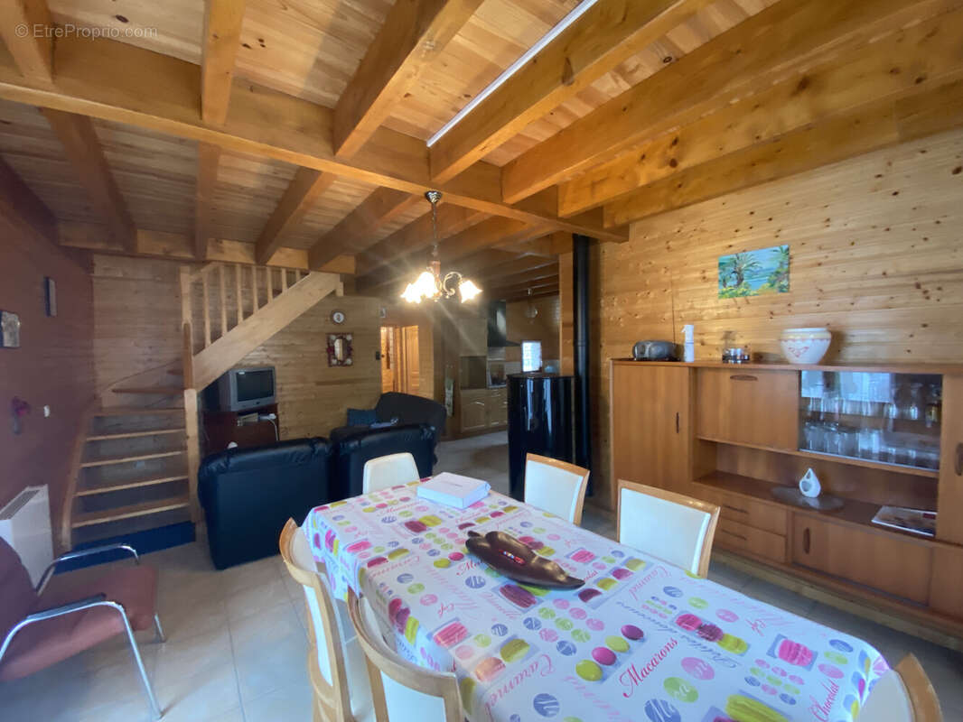 Maison à BESSE-ET-SAINT-ANASTAISE