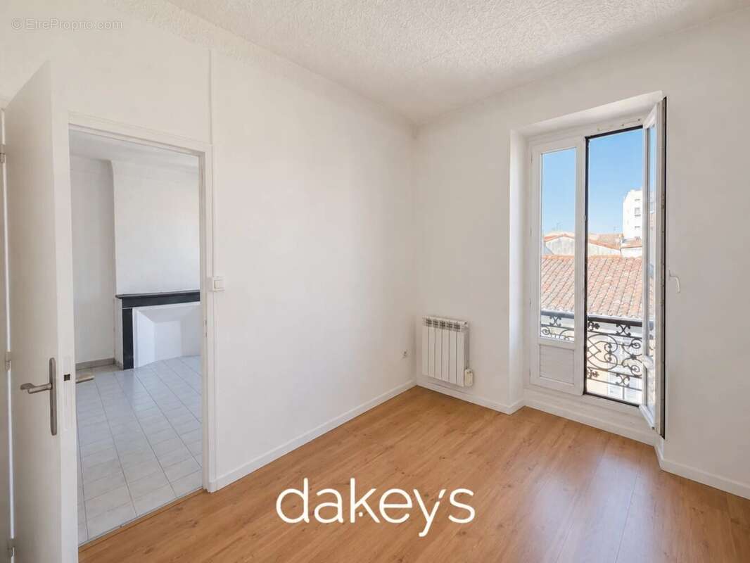 EXCLUSIVITÉ – Idéal premier achat ou investissement ! T2 de 36 m² – Secteur Castellane / Faculté de Médecine - photo 4