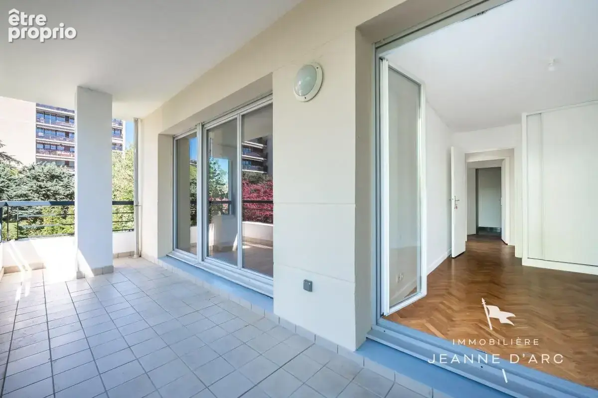 Versailles – Quartier Montreuil - 3 pièce 63,82 m² - Balcon - Stationnement Sous sol - Ascenseur- Cave - photo 2