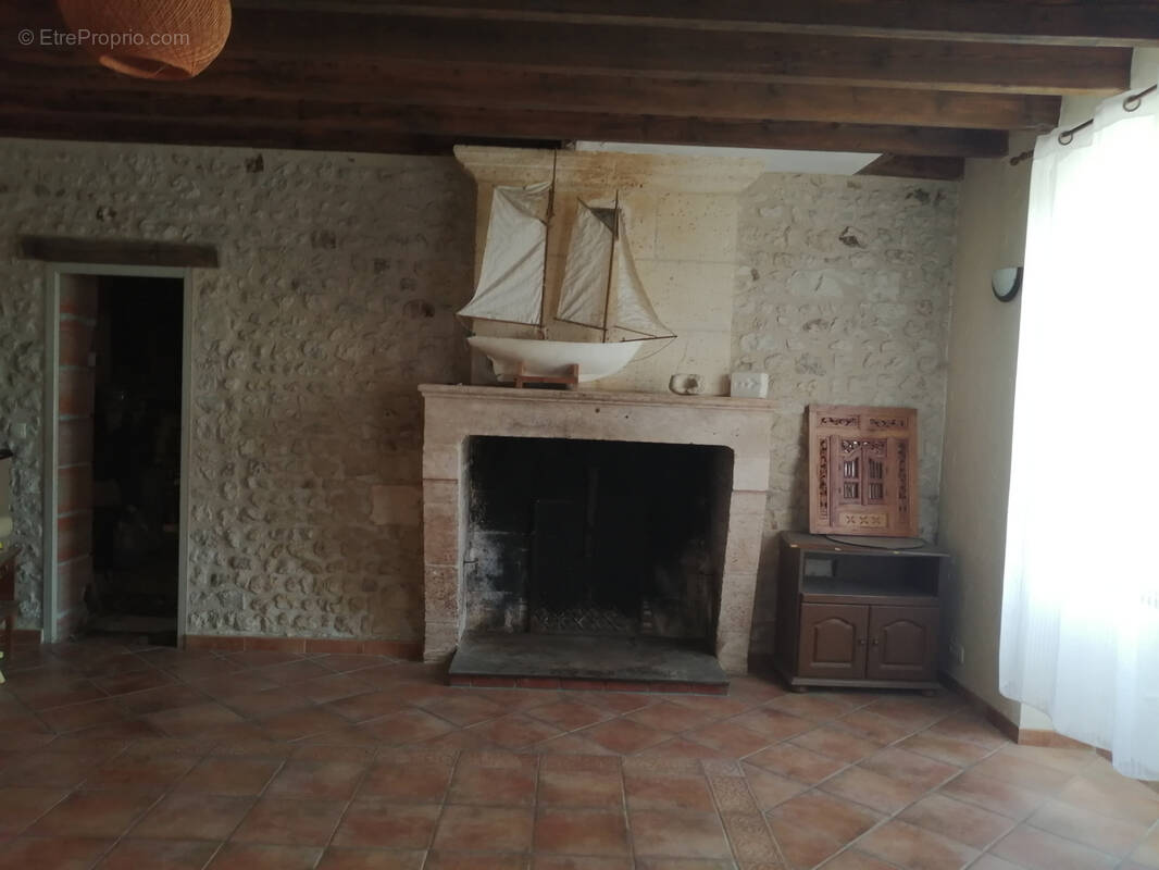 Maison à MONTBOYER