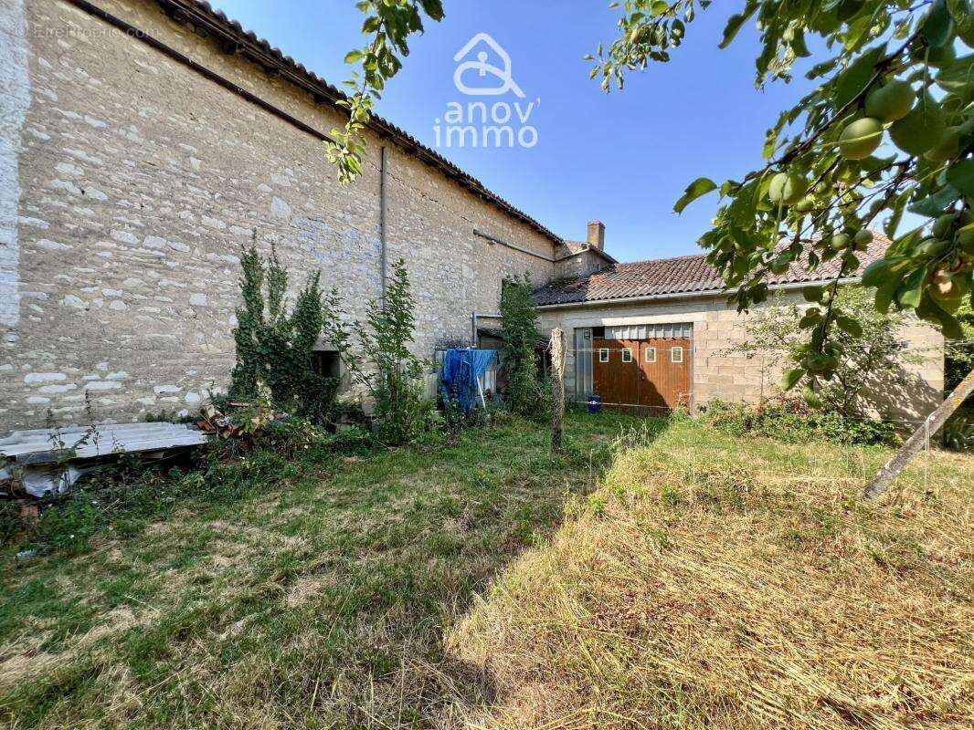 Neuville de poitou (86170) - maison à rénover - 3 chambres - - photo 10