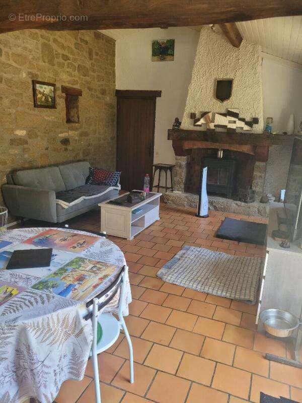 Maison à MARSAIS-SAINTE-RADEGONDE