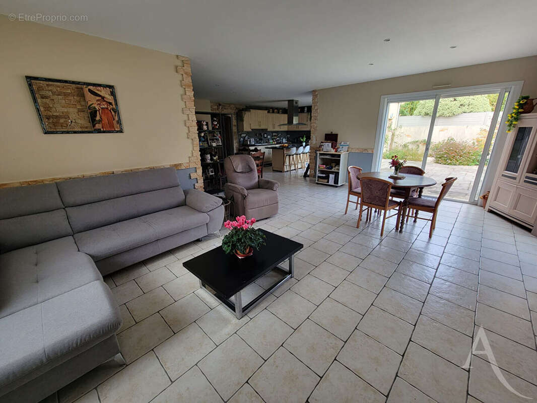 Maison à SAINT-ETIENNE-DU-BOIS