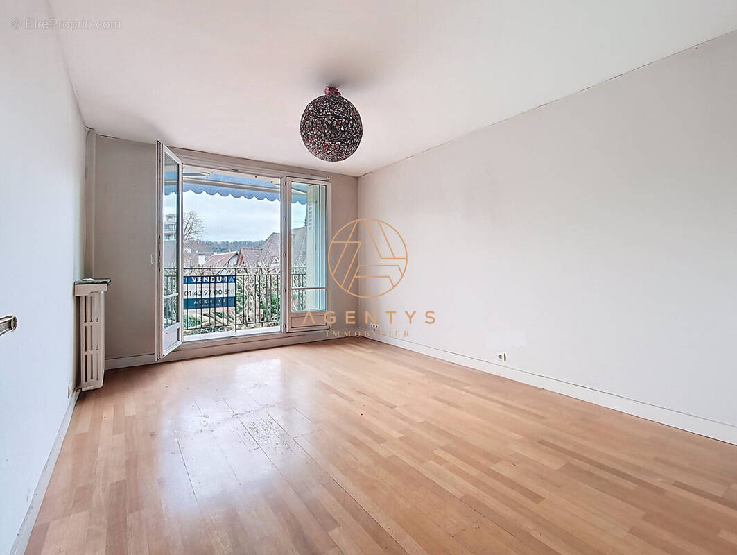 Appartement à SAINT-MAUR-DES-FOSSES