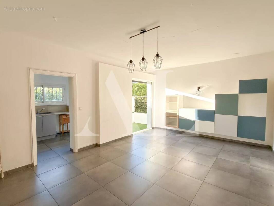 Appartement à VALLAURIS