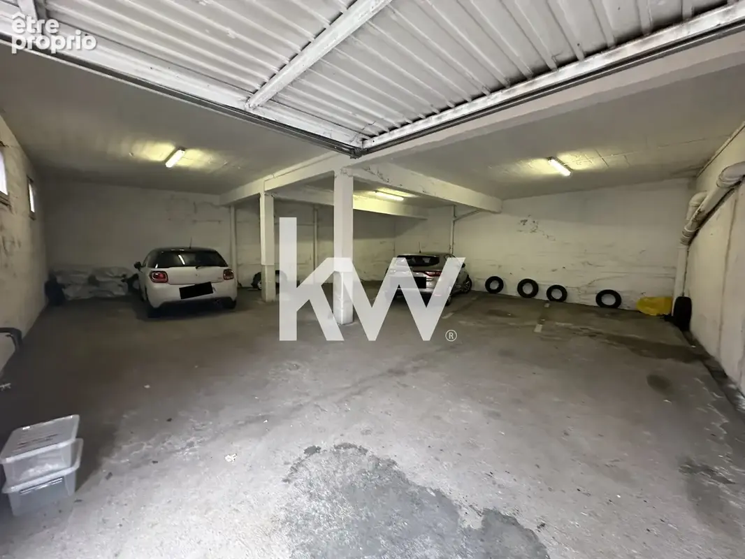 Parking 126 m² à Saint-Etienne  - photo 2