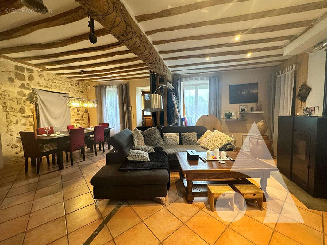 Longère en pierres 4 chambres avec jardin - photo 2