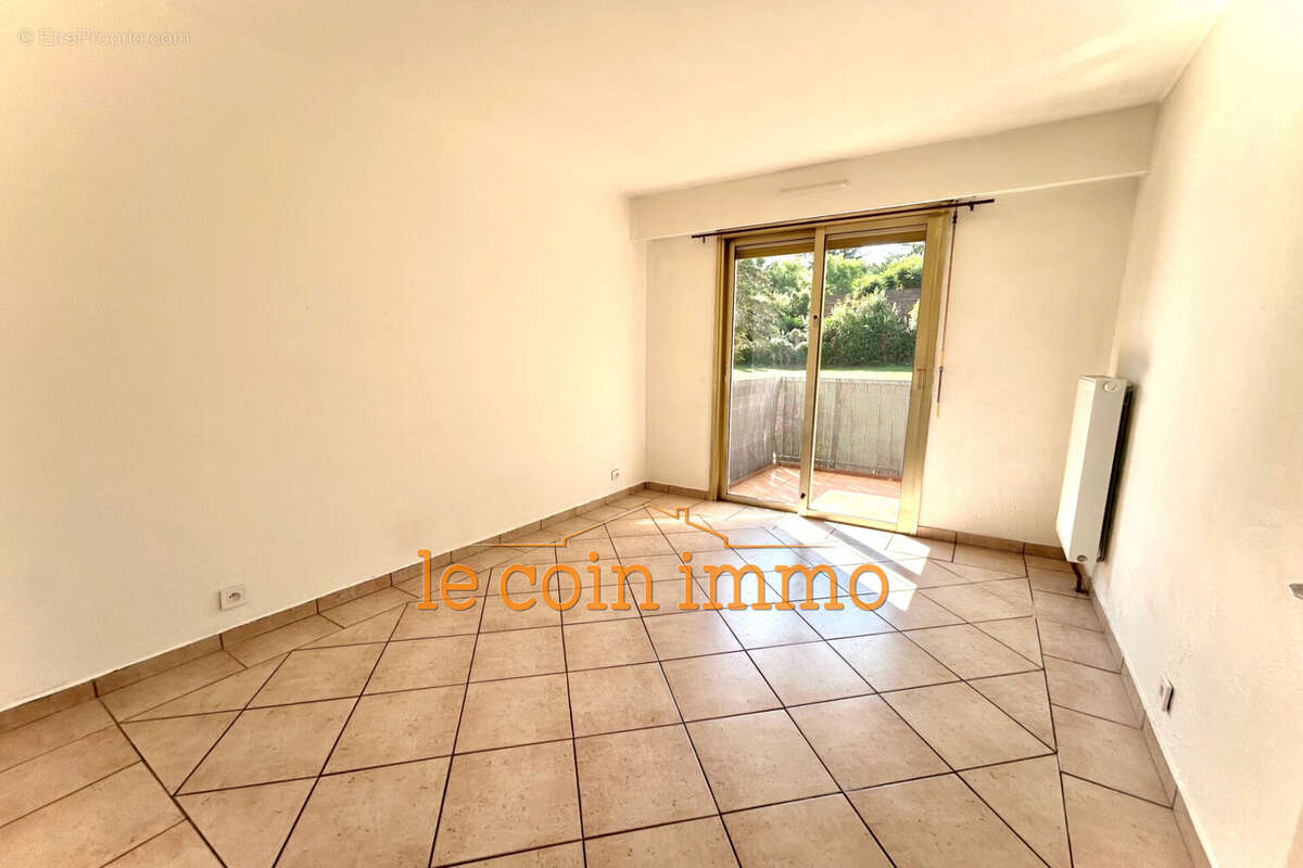 Appartement 90 m² à Antibes  - photo 8