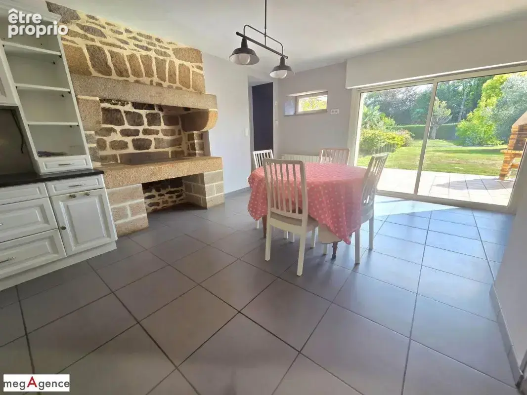 Belle longère en pierre 140m2 - 4 chambres avec dépendances et vaste terrain - photo 8