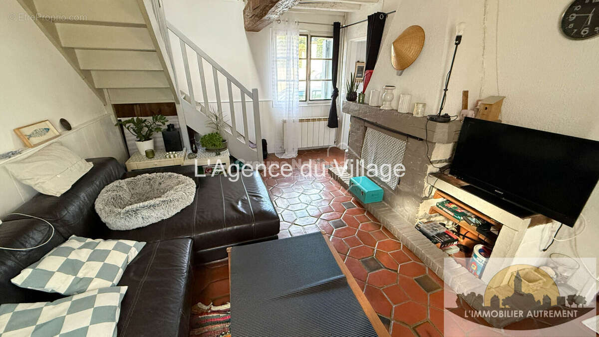 Maison à VILLENEUVE-LES-SABLONS