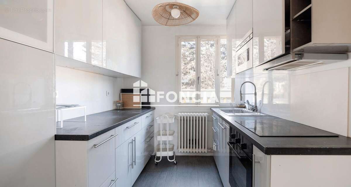 Appartement à L'HAY-LES-ROSES