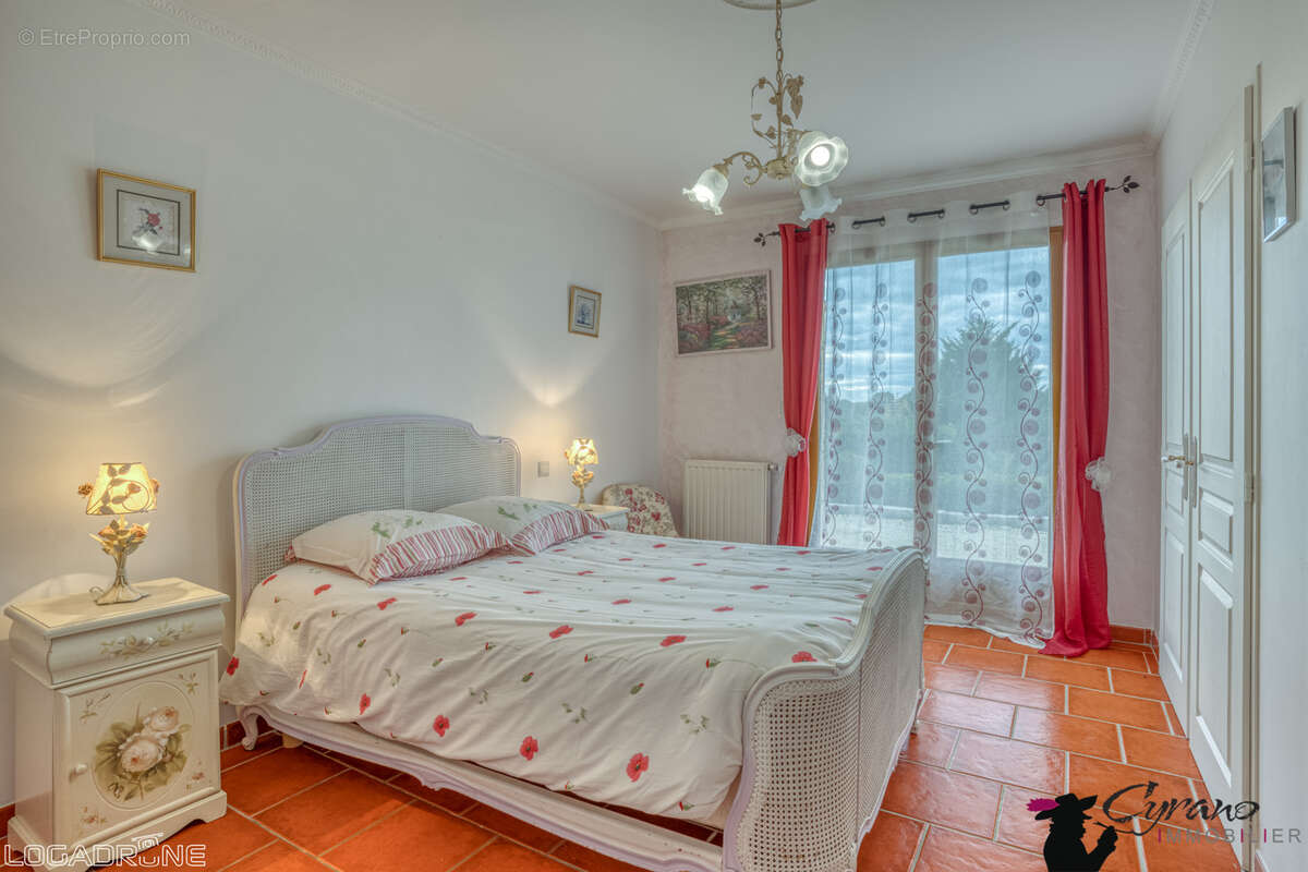 Maison à LIORAC-SUR-LOUYRE