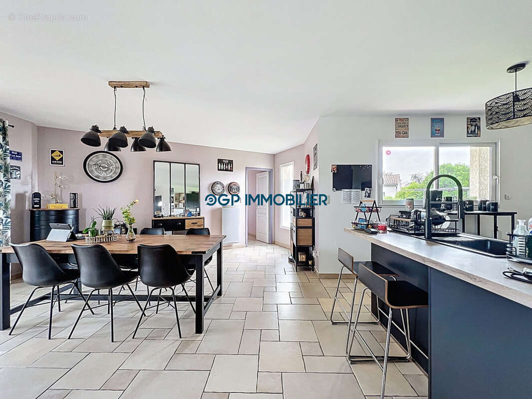 Maison à SAINT-SULPICE