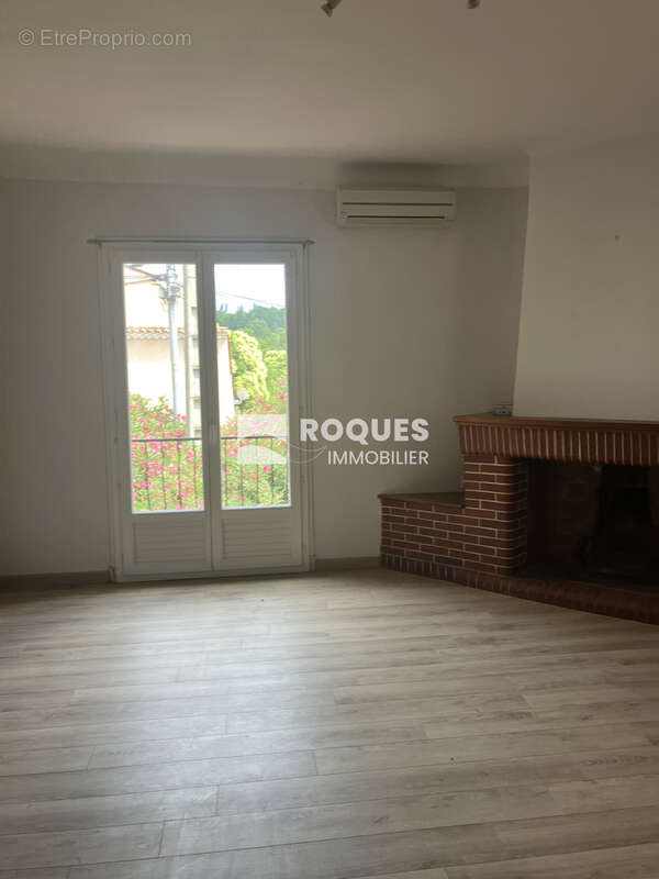 Bédarieux, à vendre belle maison de ville composée de deux appartements loués ! - photo 10