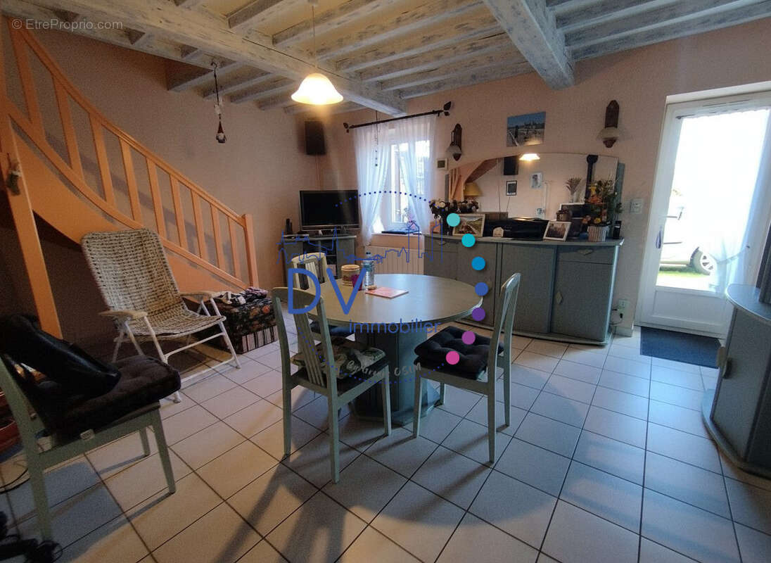 Maison à SAINT-JUST-D'AVRAY