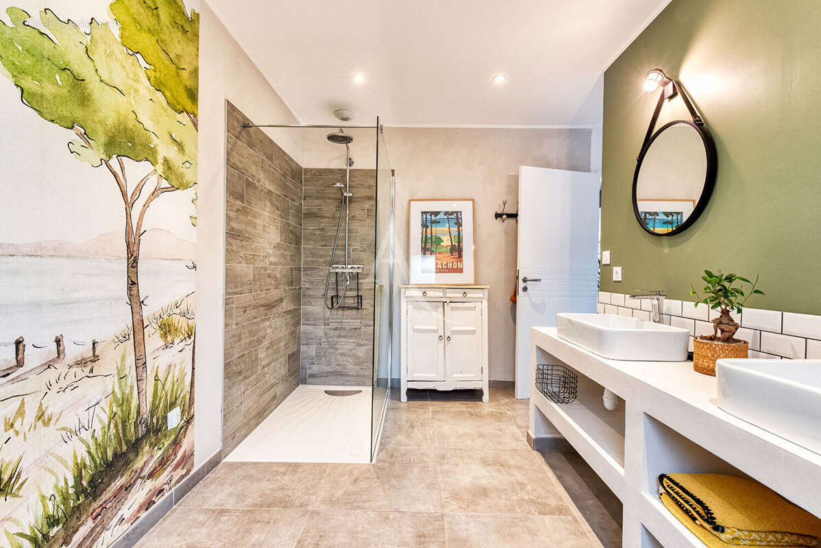 Maison à BEAULIEU-SUR-LAYON