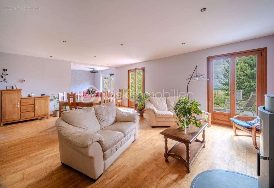  Maison de plain-pied 145m2, terrasse et jardin arboré avec vue panoramique – Amance - photo 3