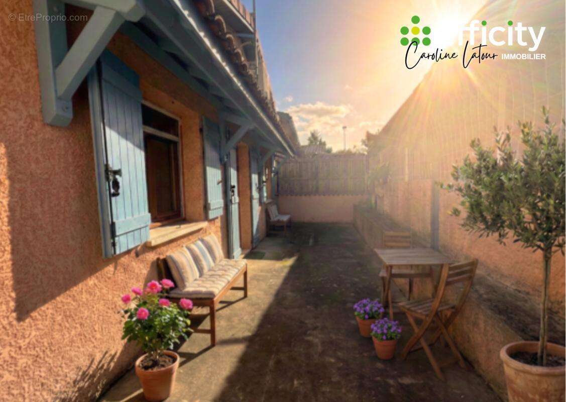 Maison 79 m² à Saint-Etienne-Le-Molard  - photo 2
