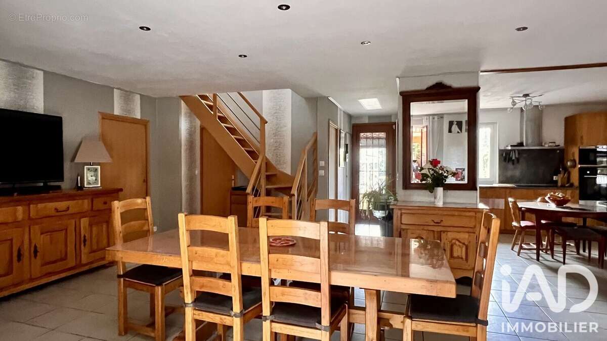 Maison 185 m² à Marolles-En-Brie  - photo 5
