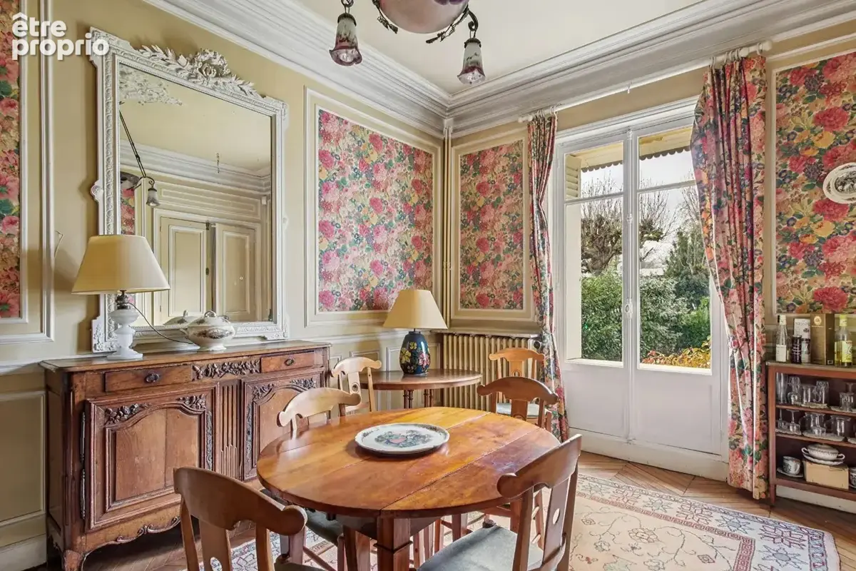 Le vesinet - propriete de 232 m² - salon 66 m²  - 4 chambres - terrain 1474 m²  - dependance amenagee 60 m² -  10 mn rer - photo 3
