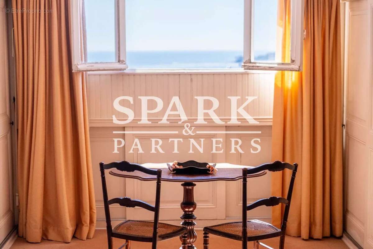 Appartement à BEAULIEU-SUR-MER