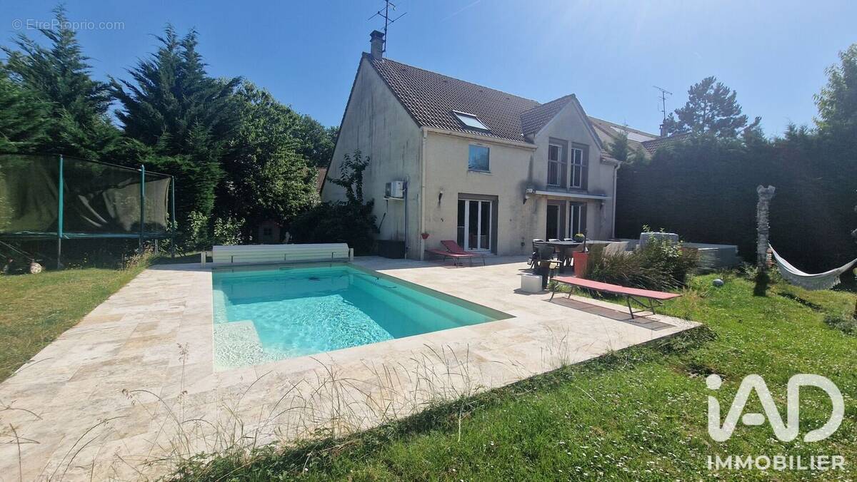 Photo 1 - Maison à LESIGNY